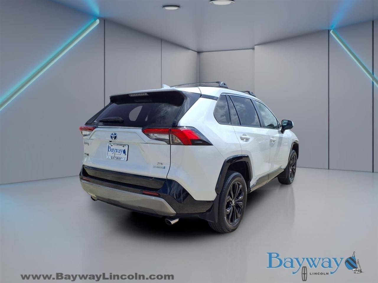 Toyota RAV4 Hybrid SE 2023