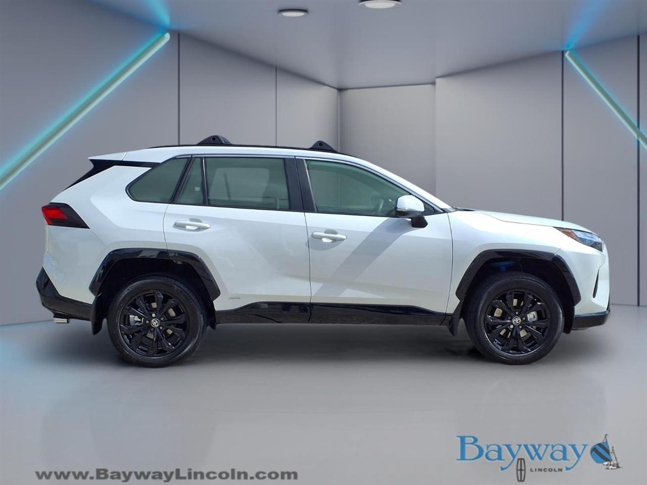 Toyota RAV4 Hybrid SE 2023