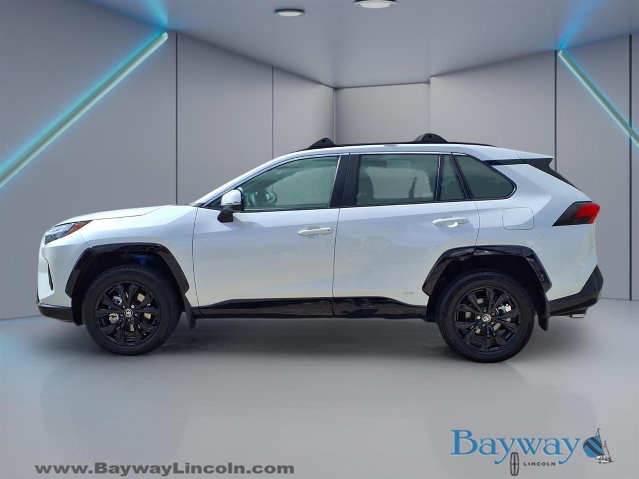 Toyota RAV4 Hybrid SE 2023