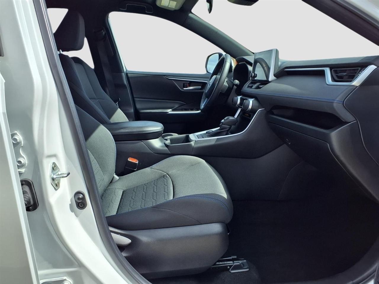 Toyota RAV4 Hybrid SE 2023