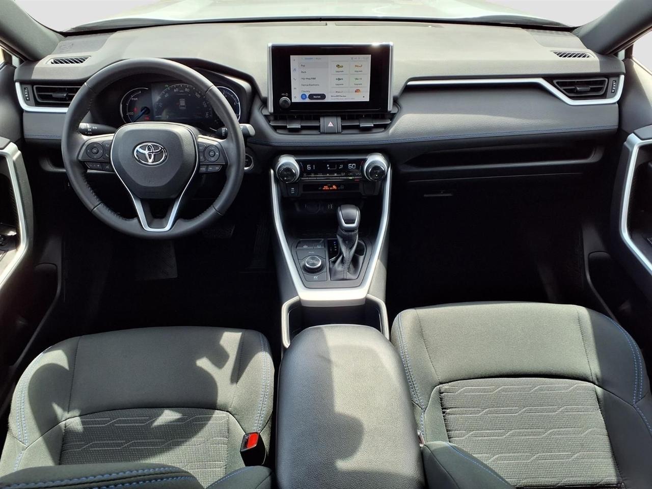 Toyota RAV4 Hybrid SE 2023