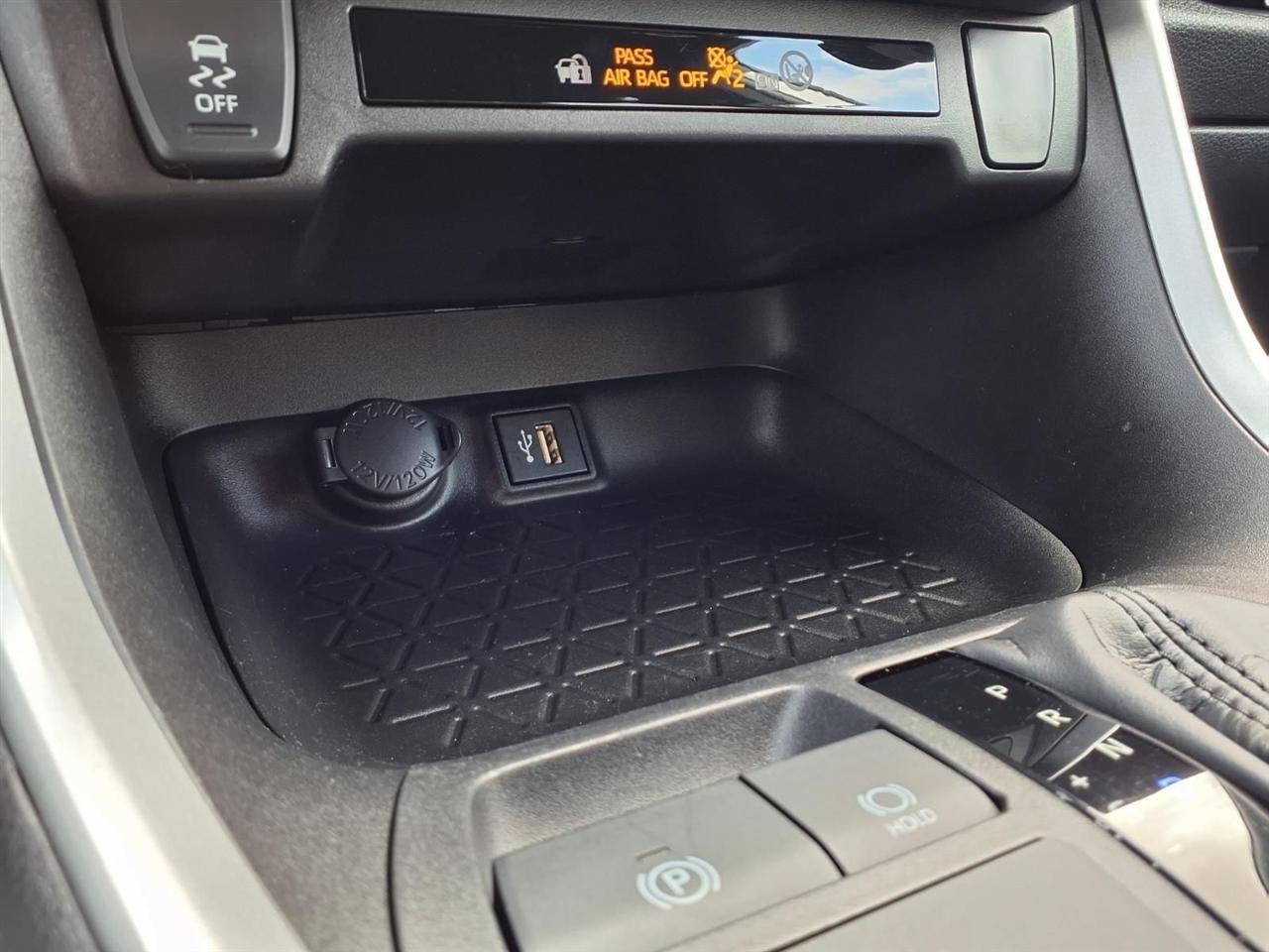 Toyota RAV4 Hybrid SE 2023