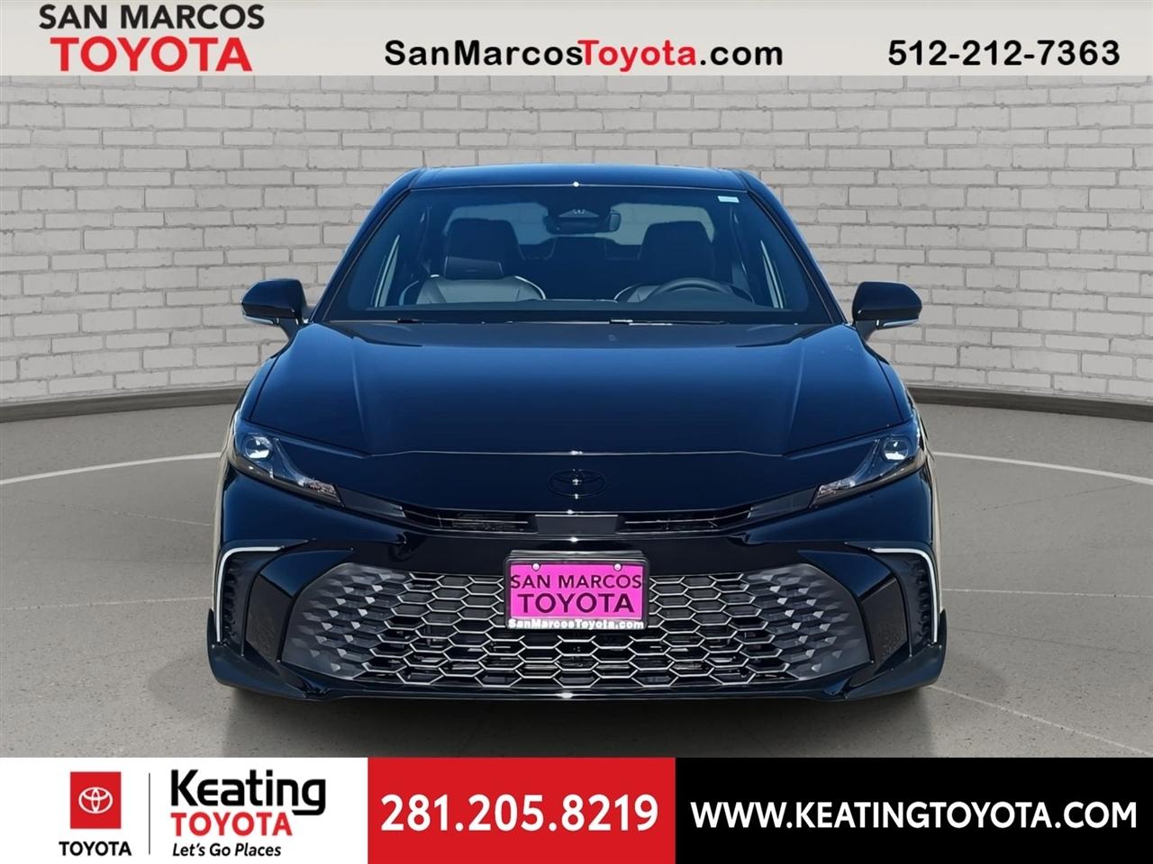 Toyota Camry Hybrid XLE 2026