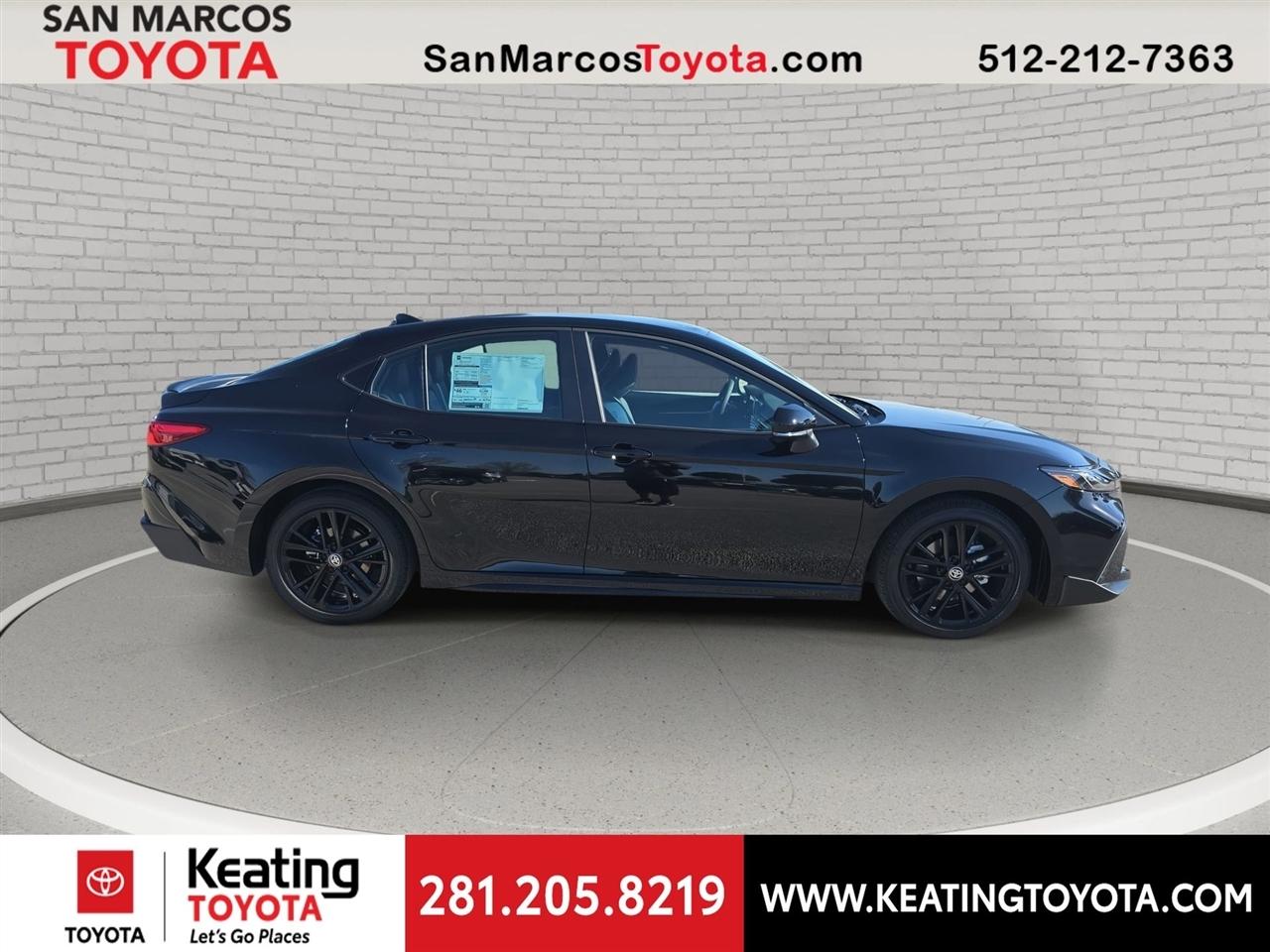 Toyota Camry Hybrid XLE 2026