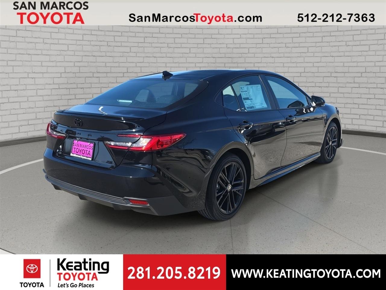 Toyota Camry Hybrid XLE 2026