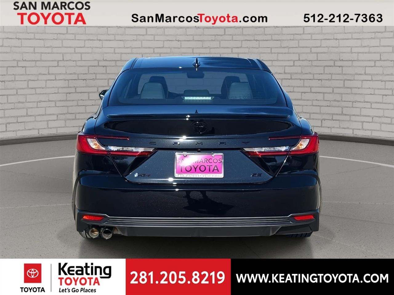 Toyota Camry Hybrid XLE 2026