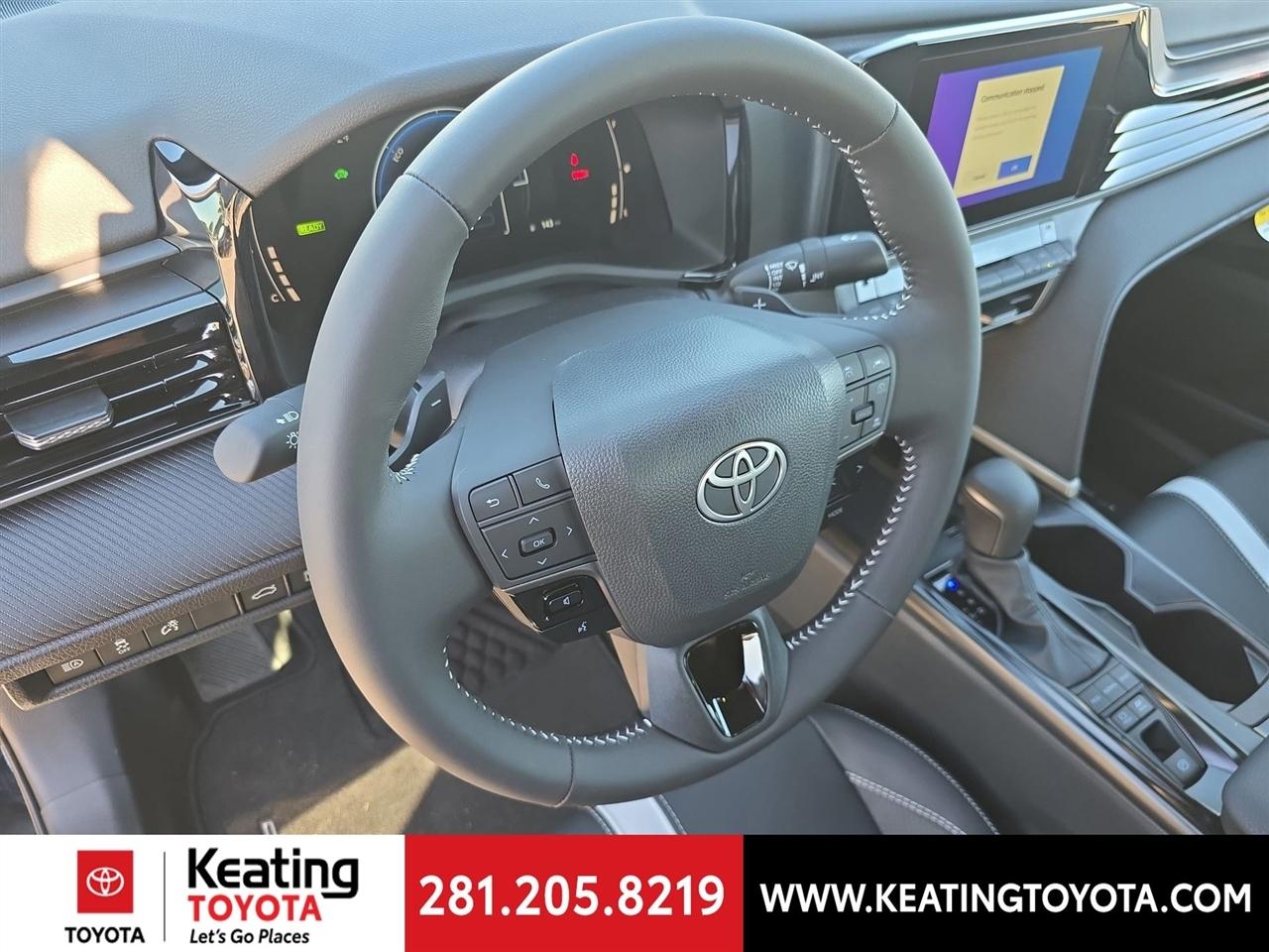 Toyota Camry Hybrid XLE 2026