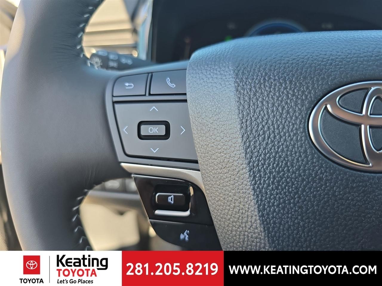 Toyota Camry Hybrid XLE 2026