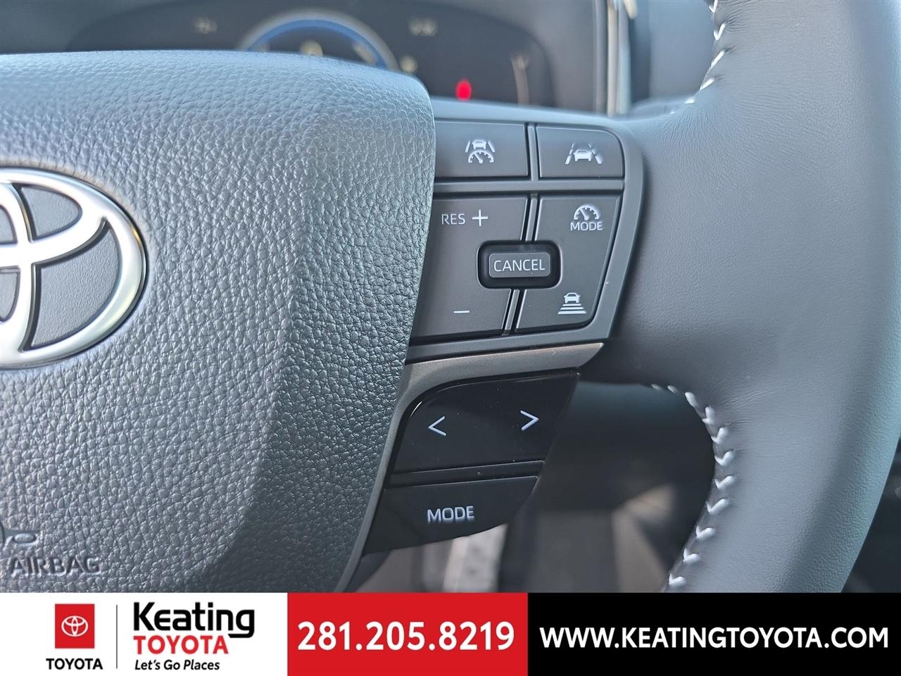 Toyota Camry Hybrid XLE 2026