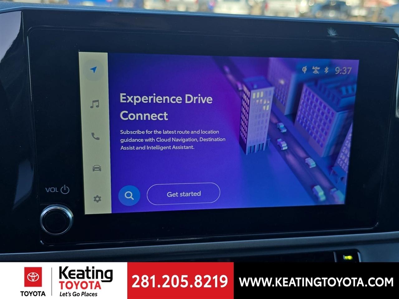 Toyota Camry Hybrid XLE 2026