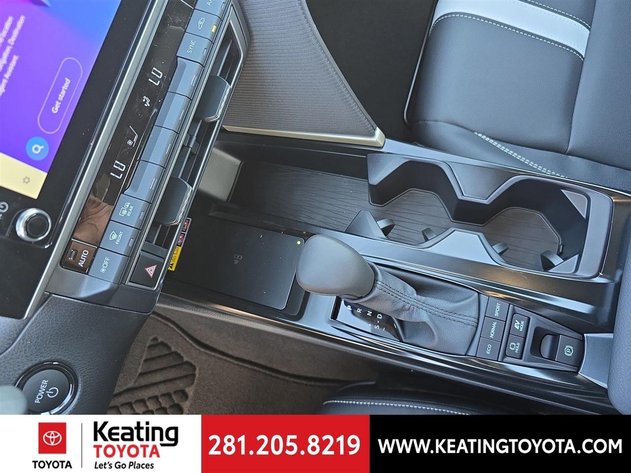 Toyota Camry Hybrid XLE 2026