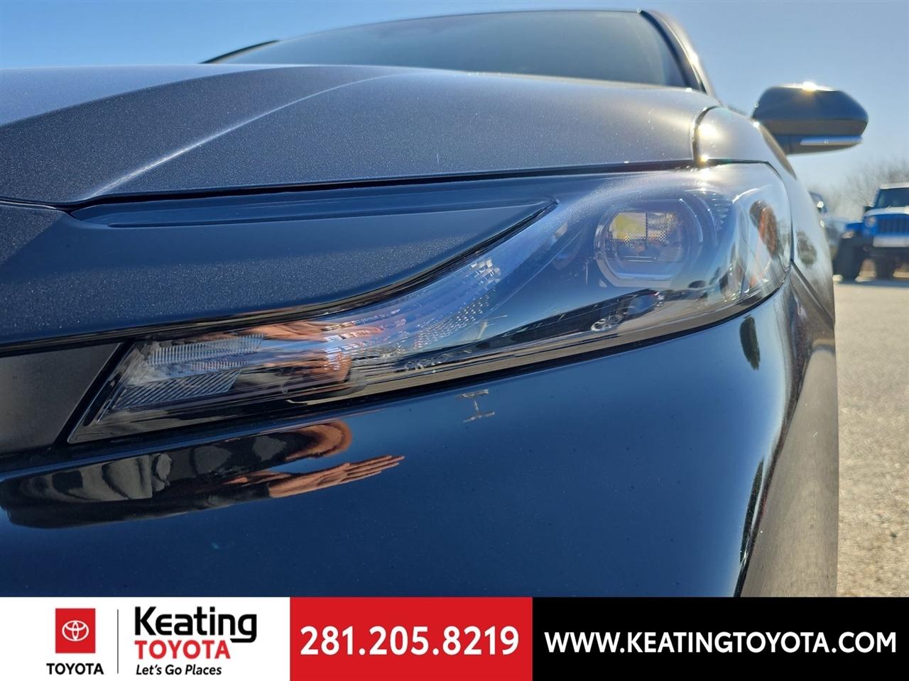 Toyota Camry Hybrid XLE 2026