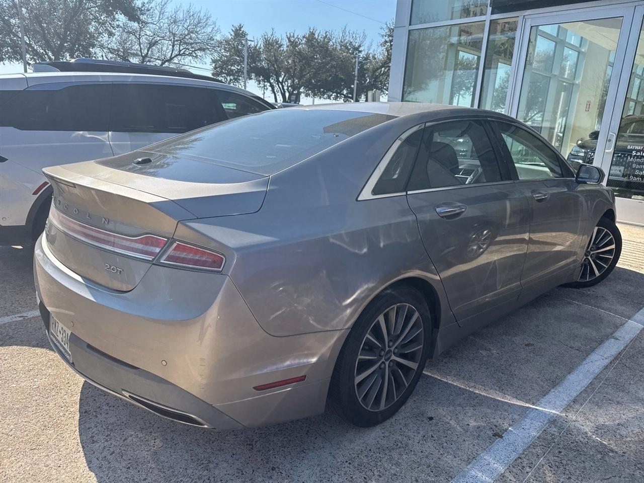 Lincoln MKZ Base 2019