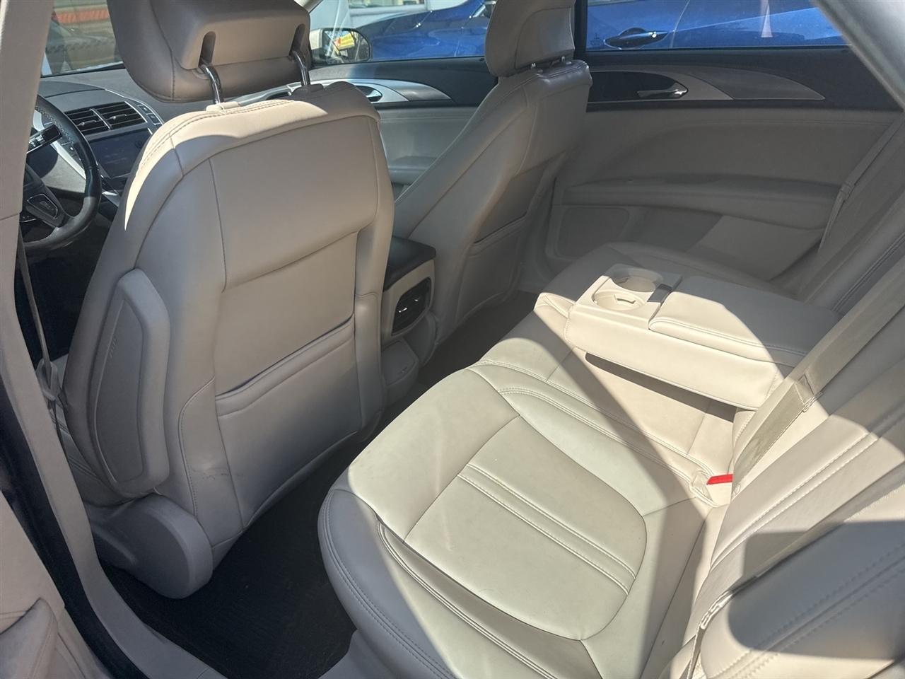 Lincoln MKZ Base 2019