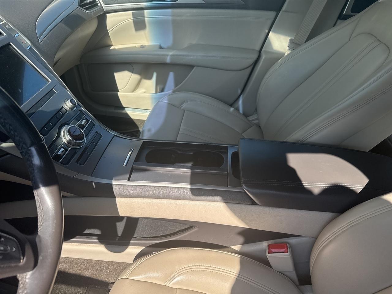 Lincoln MKZ Base 2019