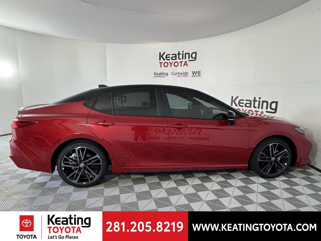 Toyota Camry Hybrid XLE 2026