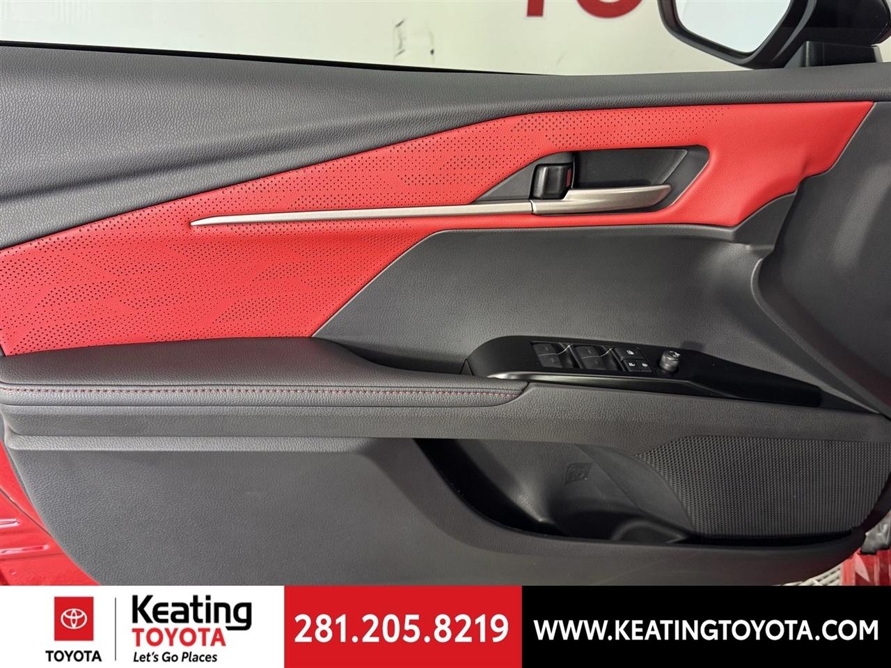 Toyota Camry Hybrid XLE 2026