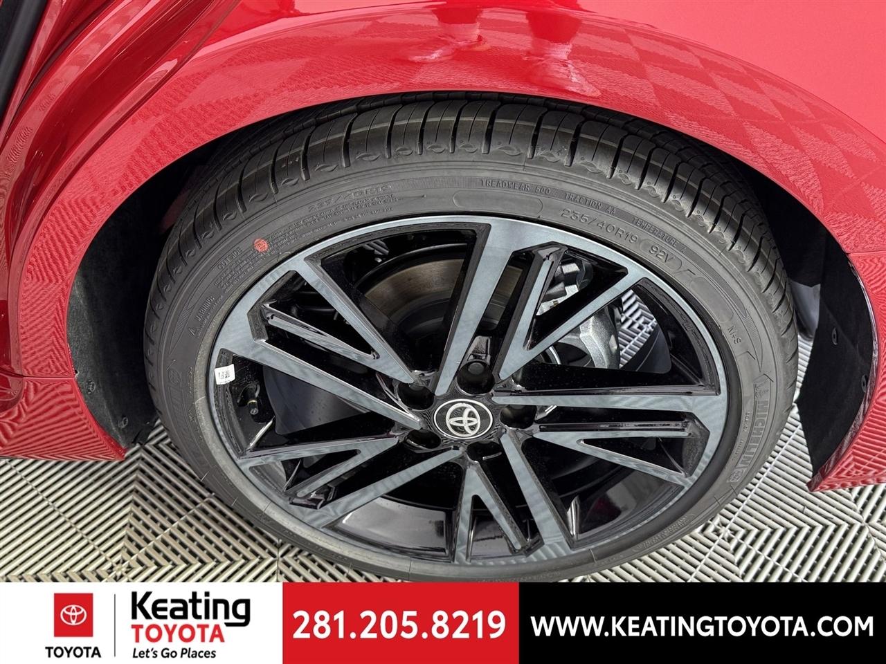 Toyota Camry Hybrid XLE 2026