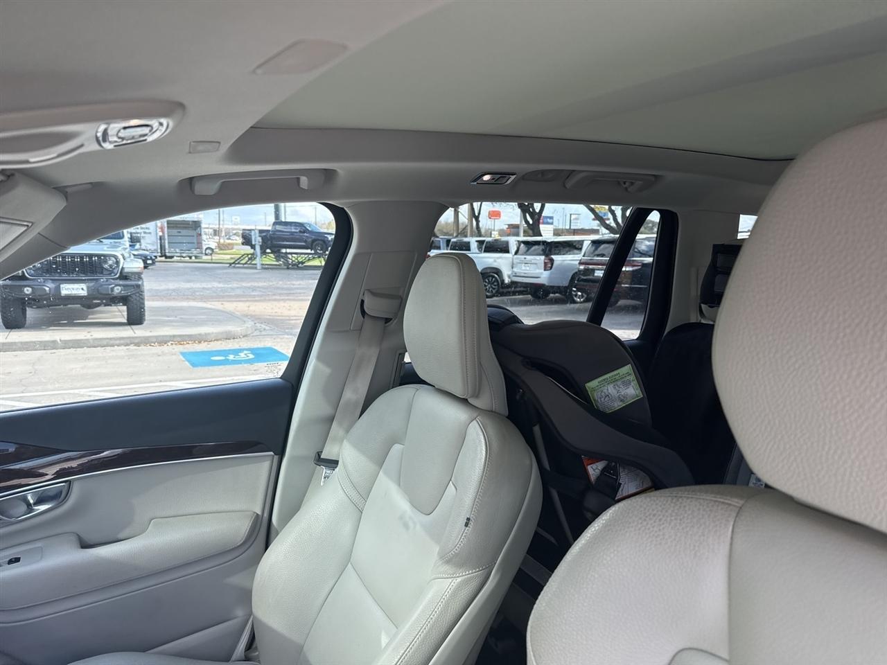 Volvo XC90 T6 Momentum AWD 2019