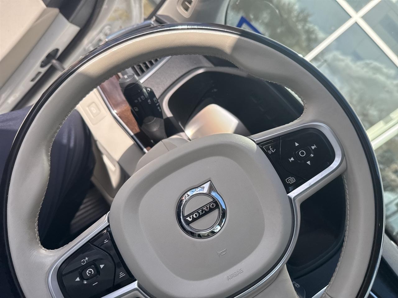 Volvo XC90 T6 Momentum AWD 2019