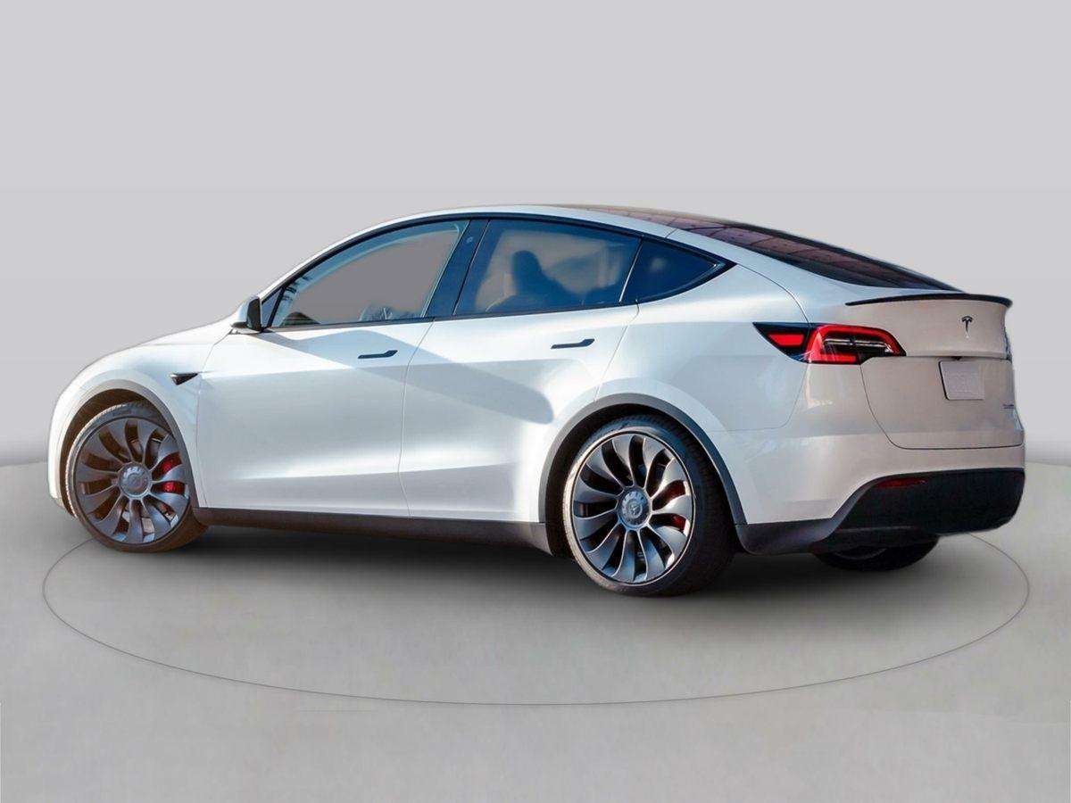 Tesla Model Y Long Range AWD 2024