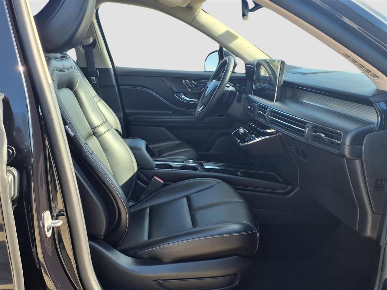 Lincoln Corsair Base 2023