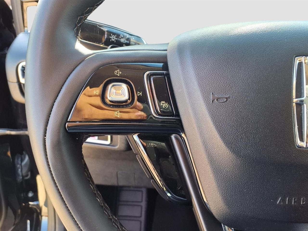 Lincoln Corsair Base 2023