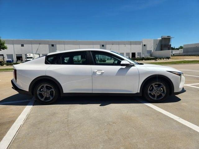 Kia K4 LXS 2025