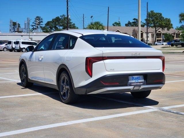 Kia K4 LXS 2025