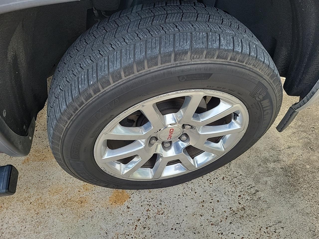 GMC Sierra 1500 SLE Crew Cab 2WD 2014