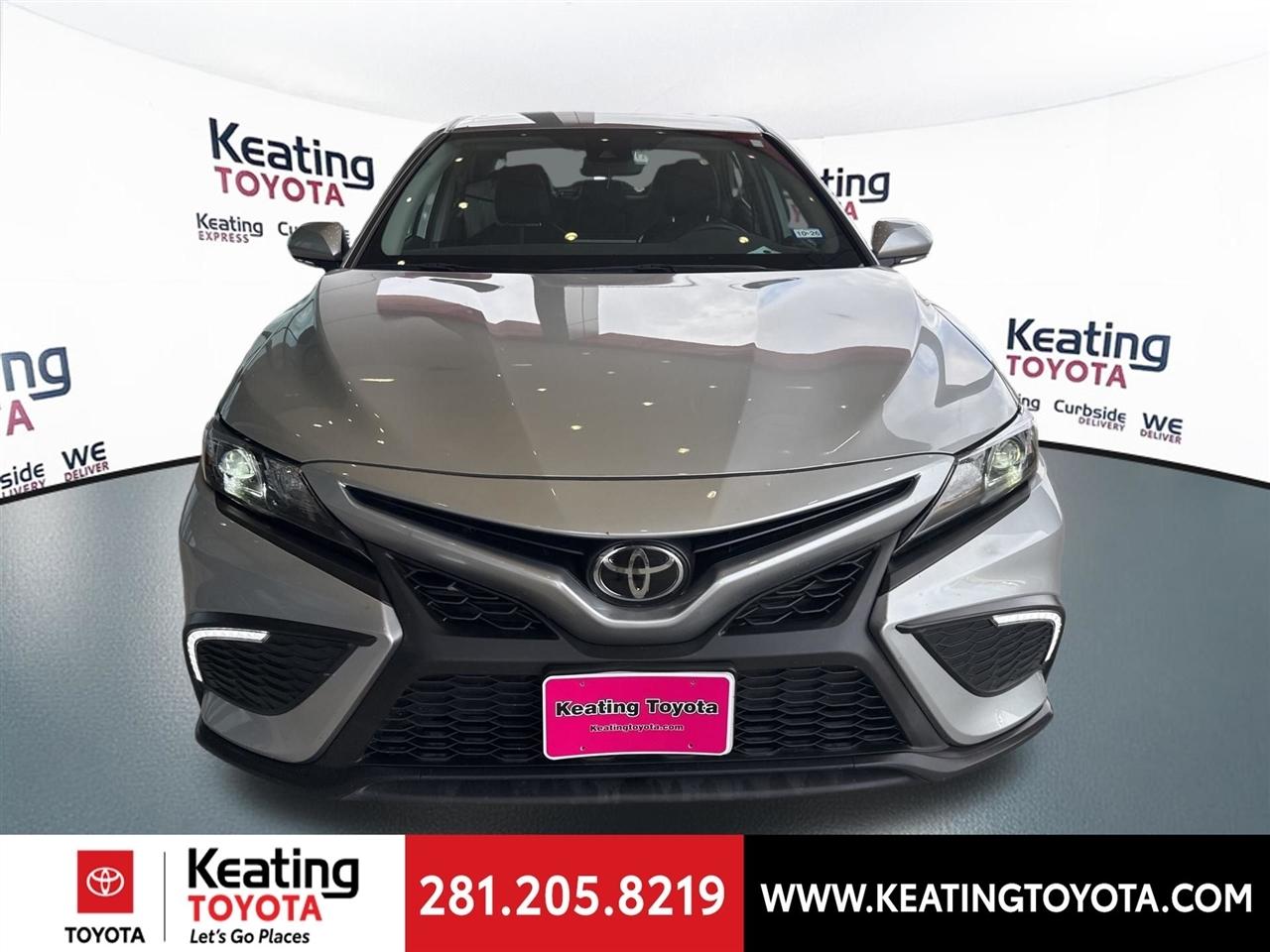 Toyota Camry SE 2024