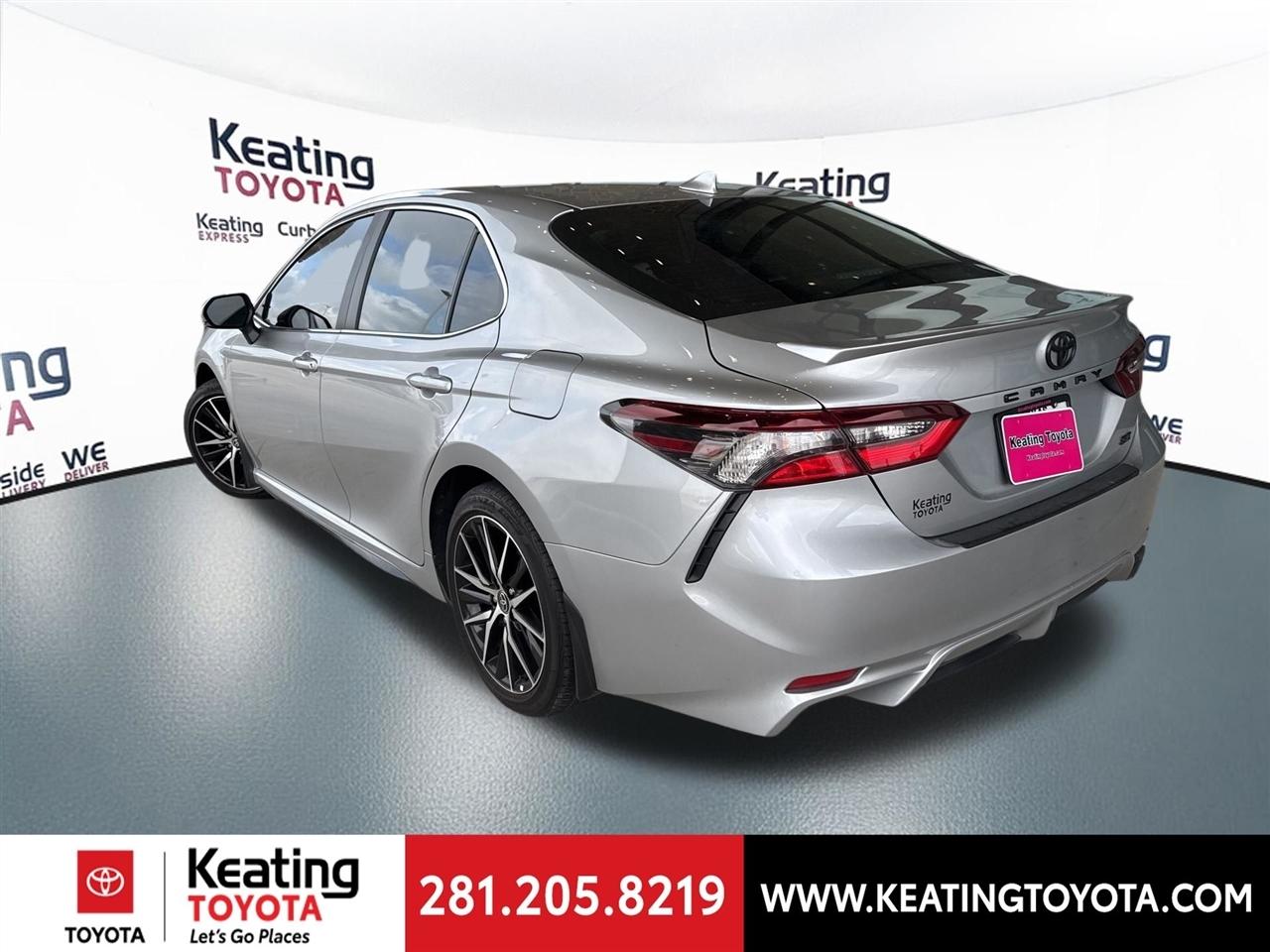 Toyota Camry SE 2024