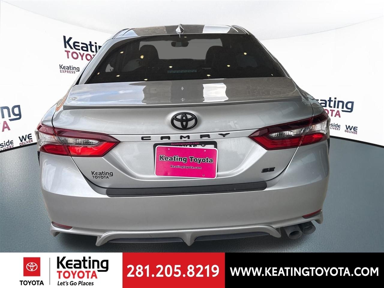 Toyota Camry SE 2024