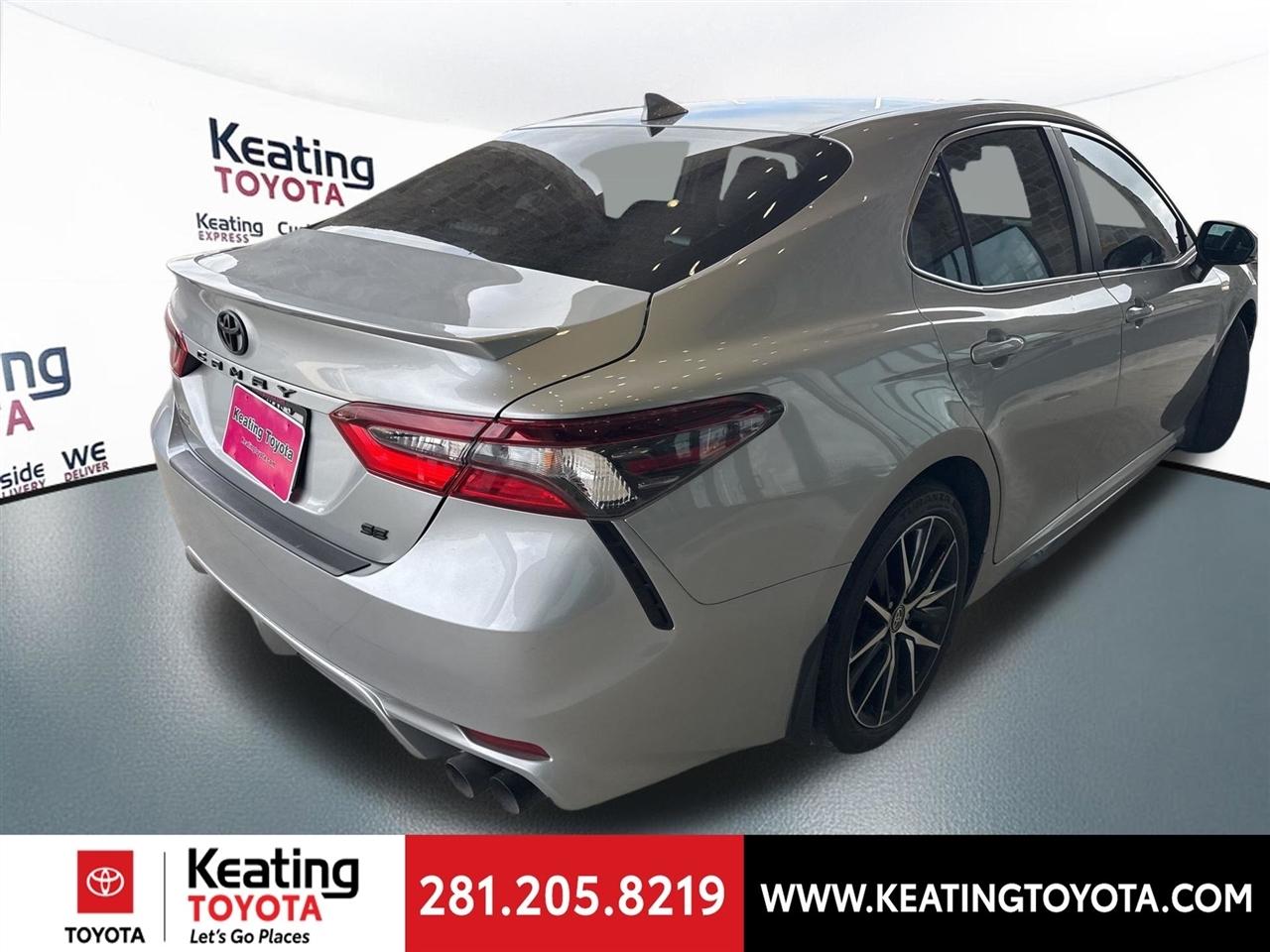 Toyota Camry SE 2024