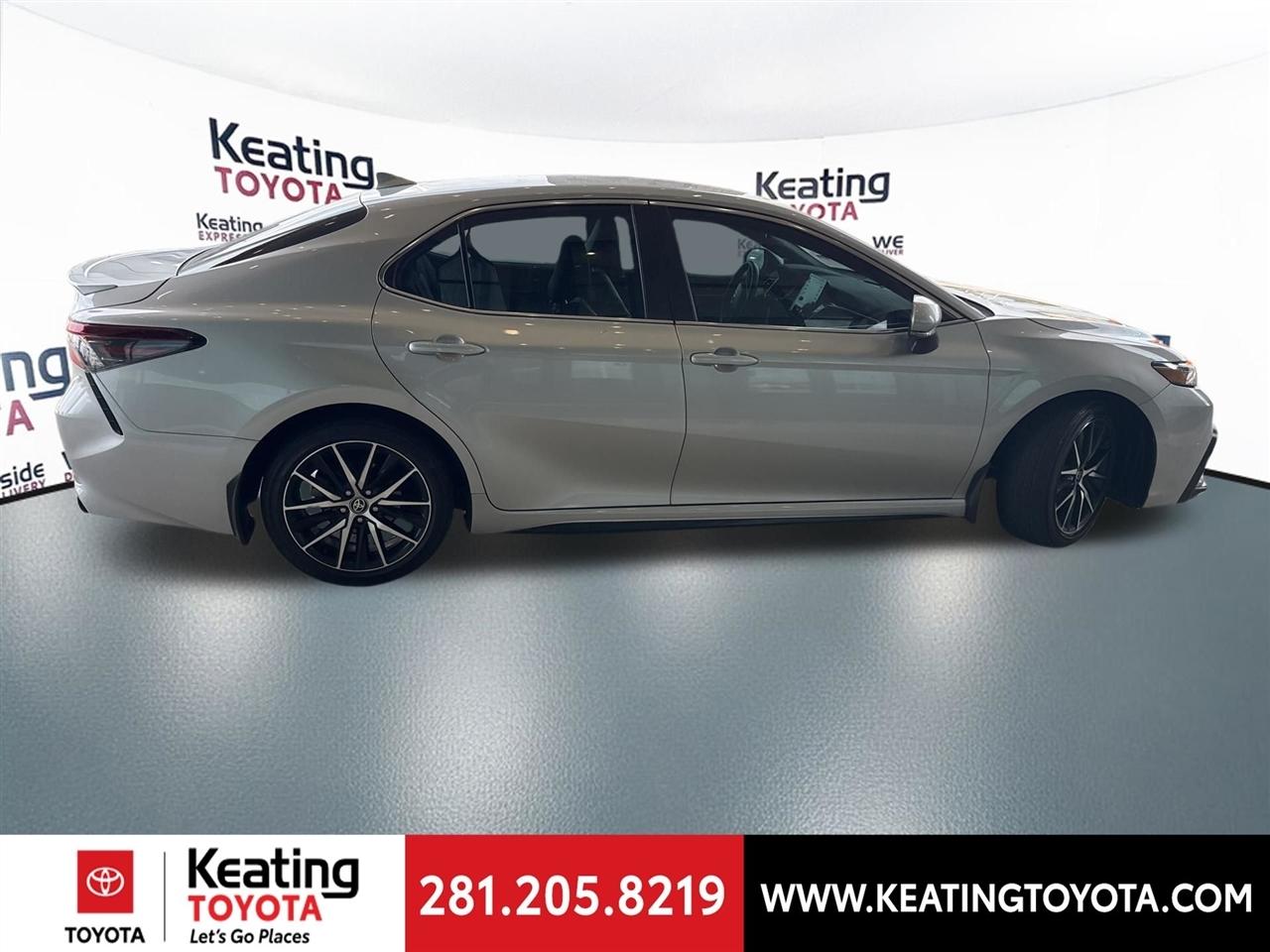 Toyota Camry SE 2024