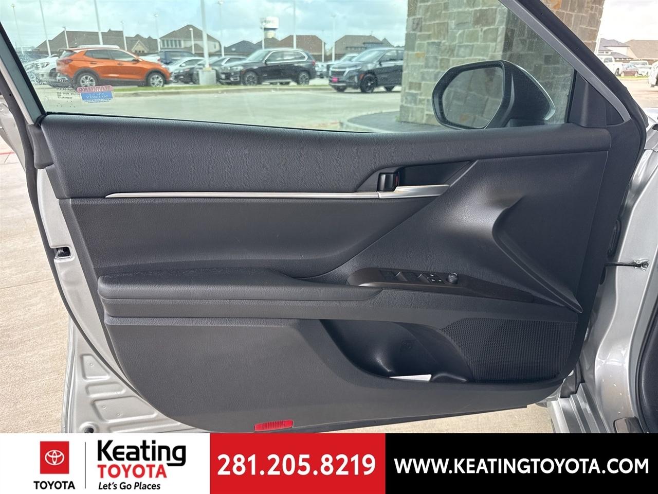 Toyota Camry SE 2024