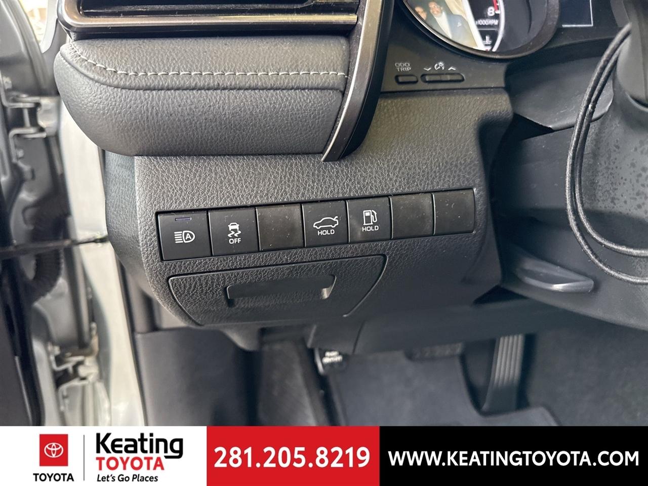 Toyota Camry SE 2024