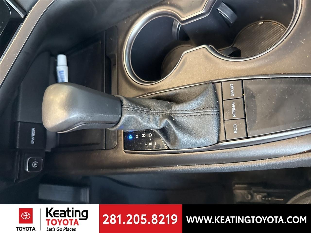 Toyota Camry SE 2024