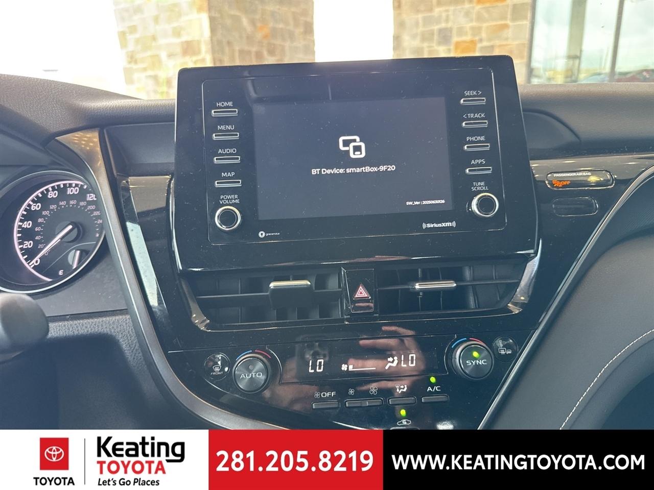 Toyota Camry SE 2024