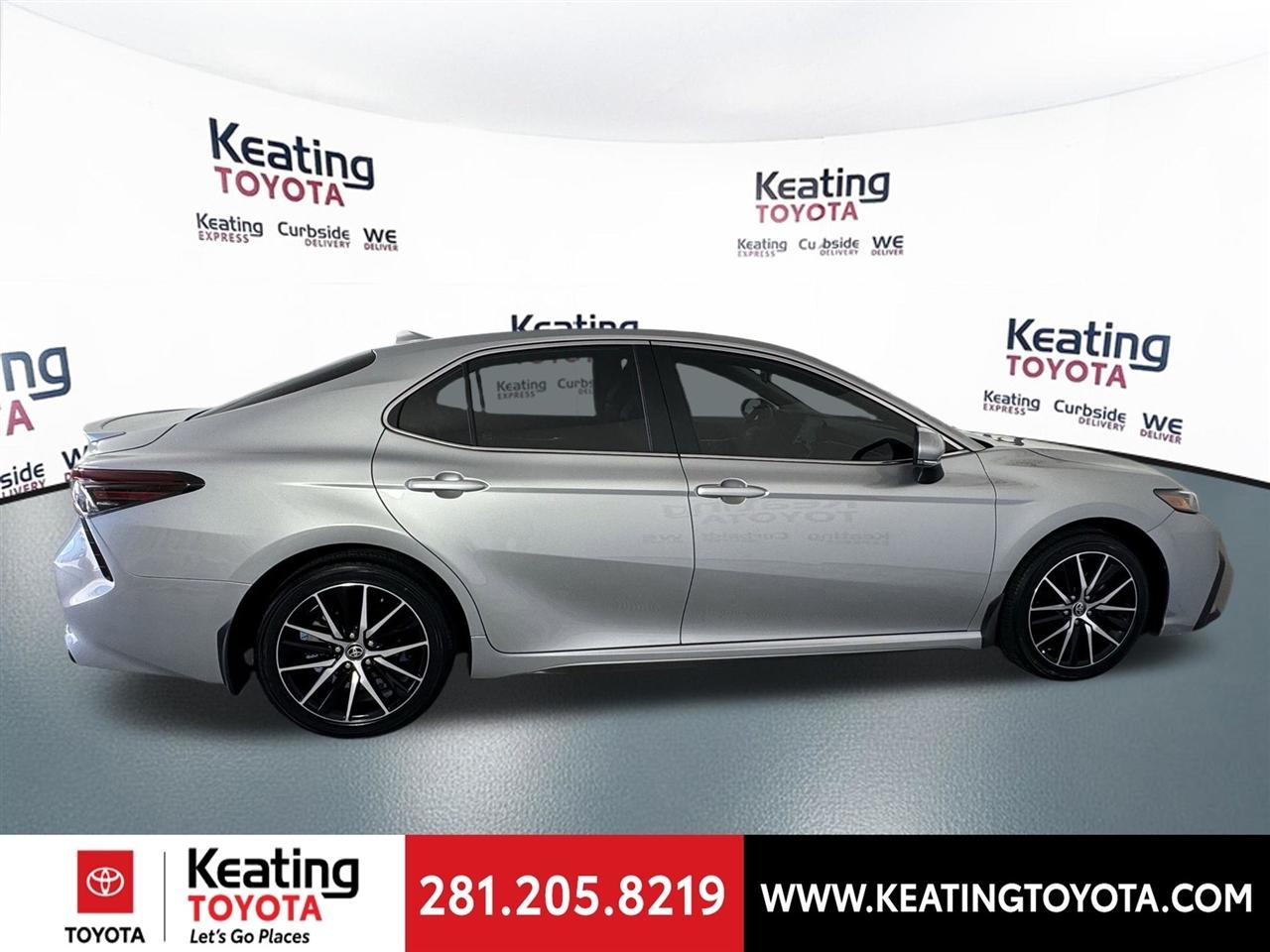 Toyota Camry SE 2024