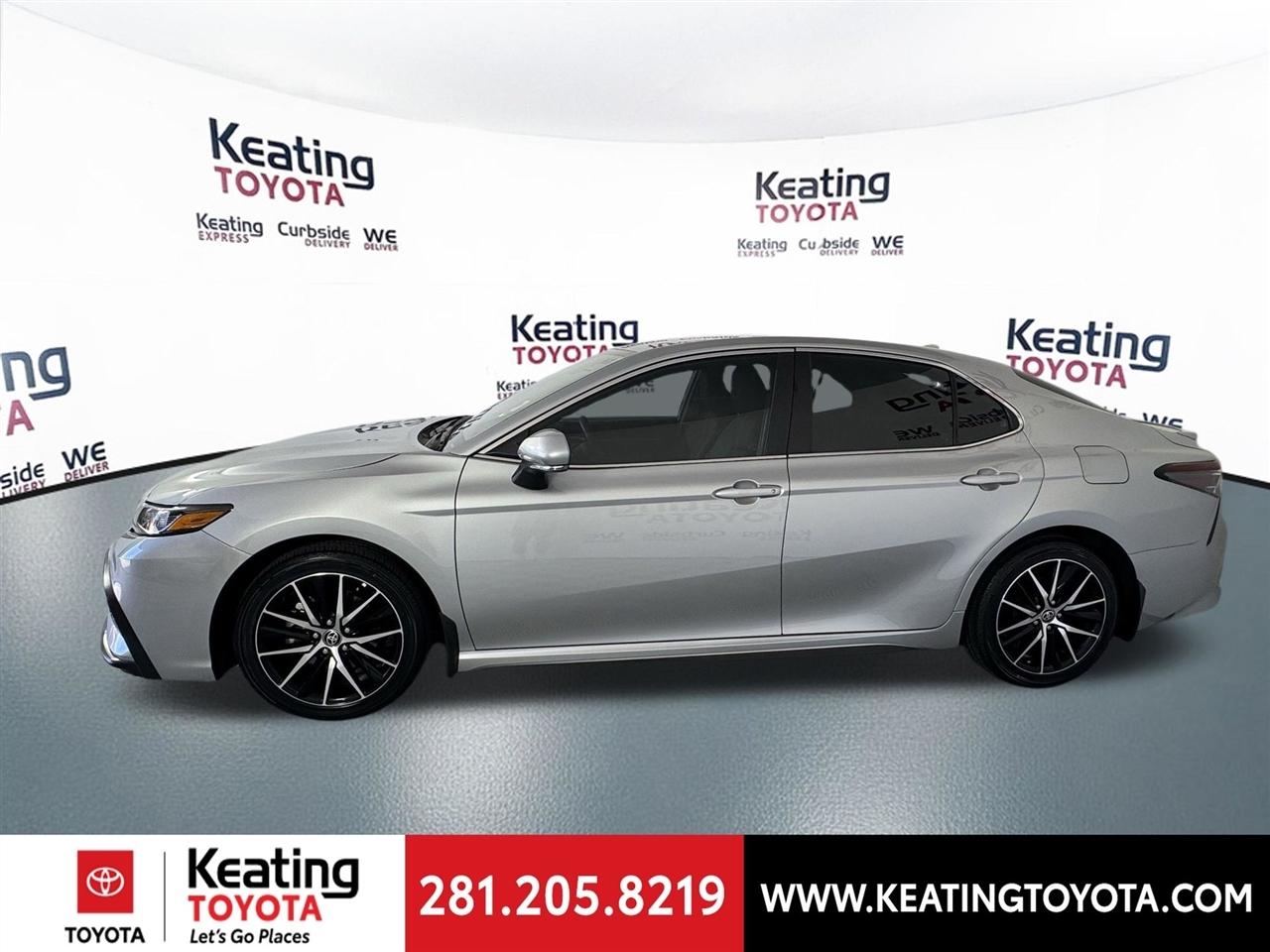 Toyota Camry SE 2024