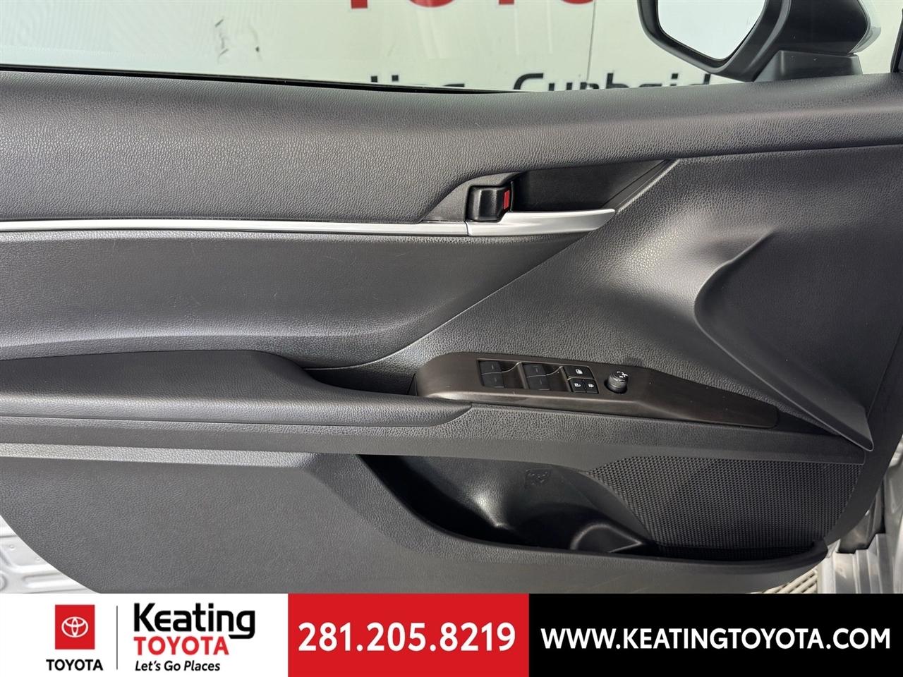 Toyota Camry SE 2024