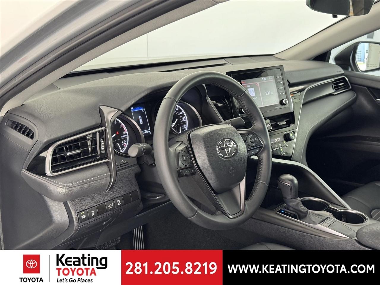 Toyota Camry SE 2024