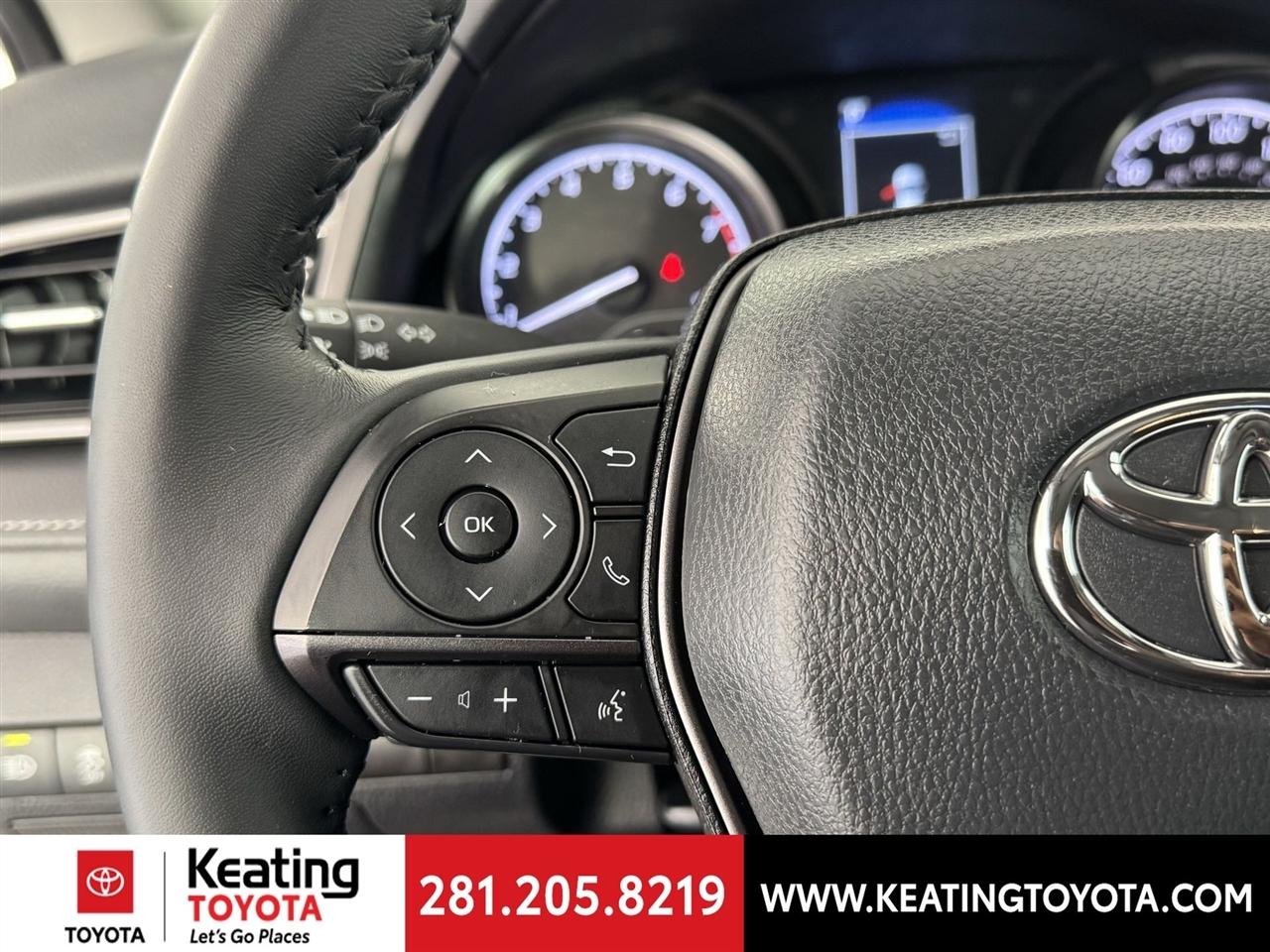 Toyota Camry SE 2024