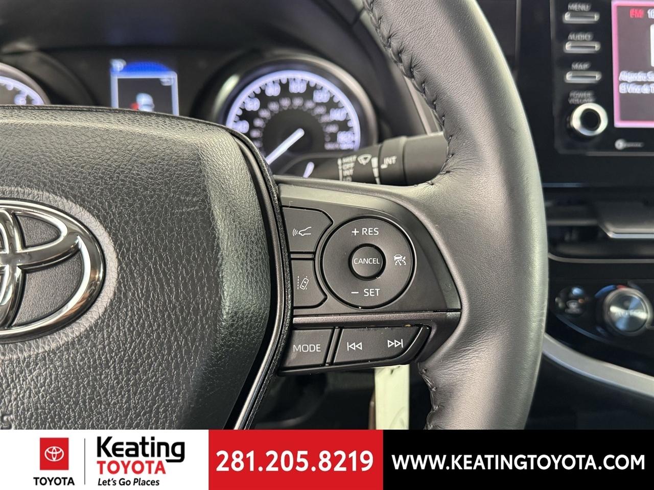 Toyota Camry SE 2024