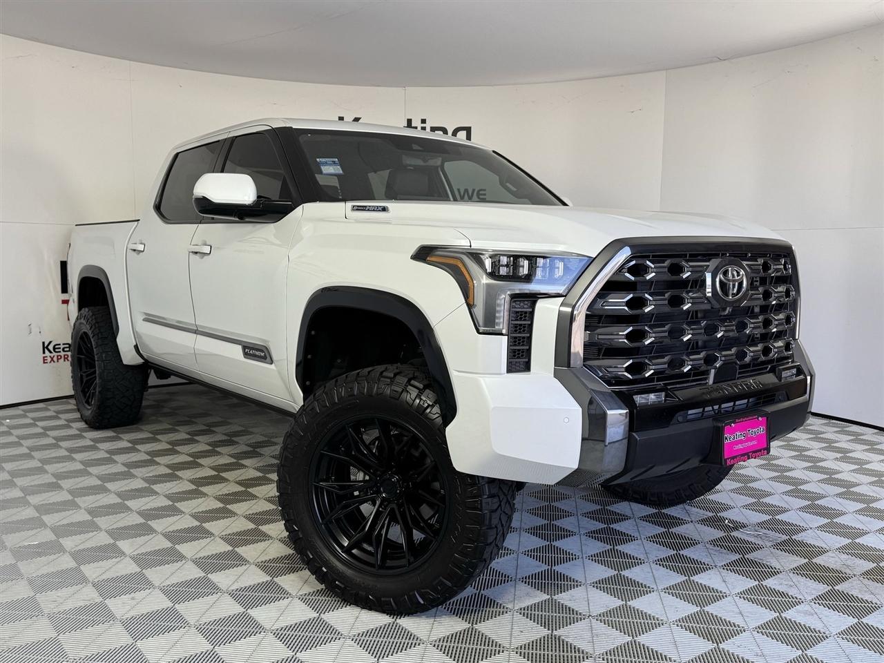 Toyota Tundra Platinum CrewMax 4WD Hybrid 2025