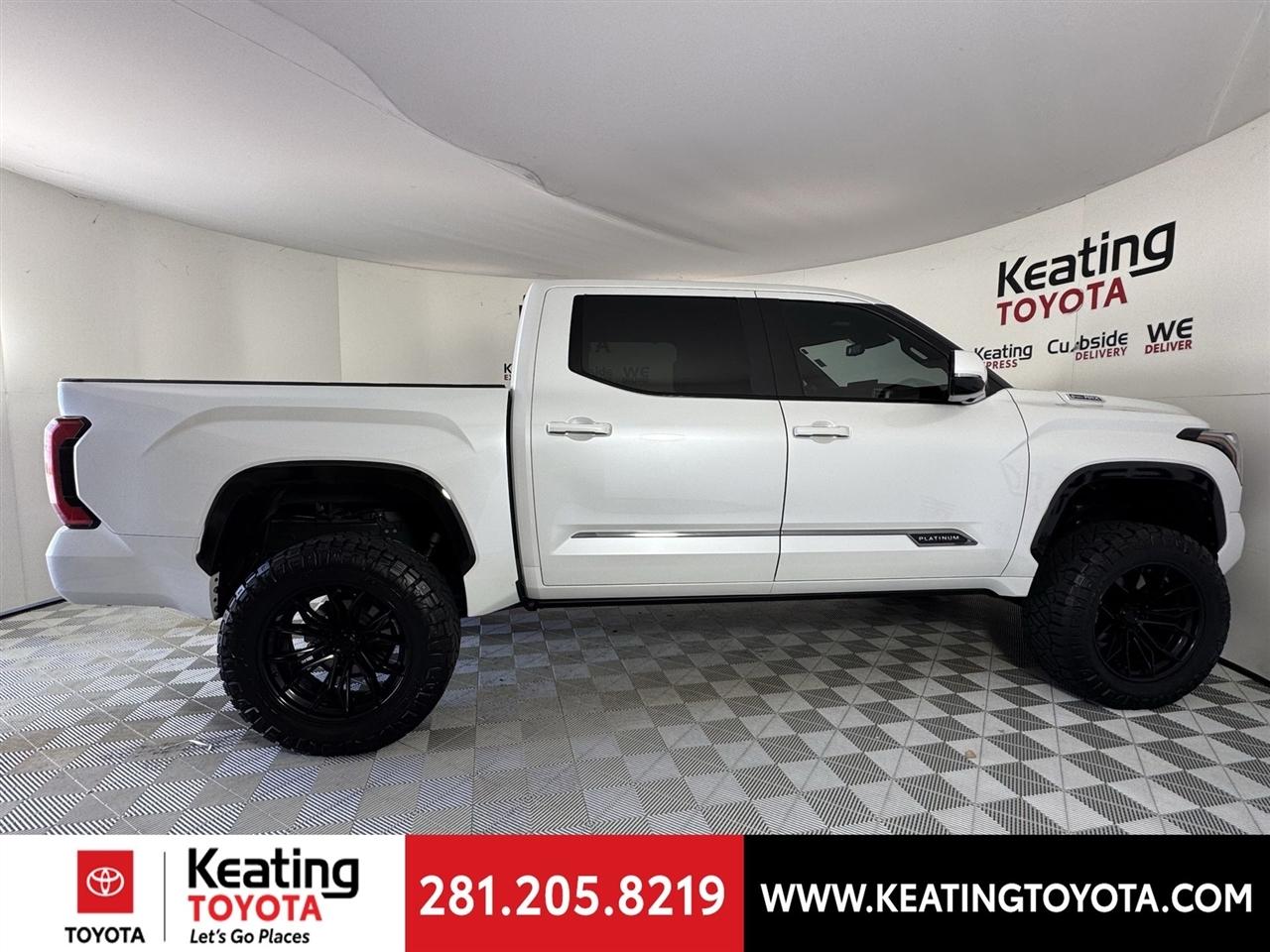 Toyota Tundra Platinum CrewMax 4WD Hybrid 2025