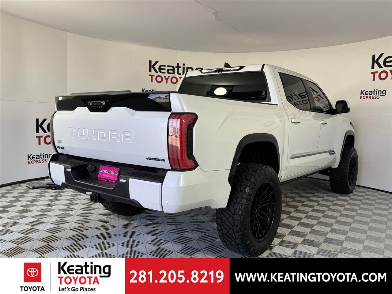 Toyota Tundra Platinum CrewMax 4WD Hybrid 2025