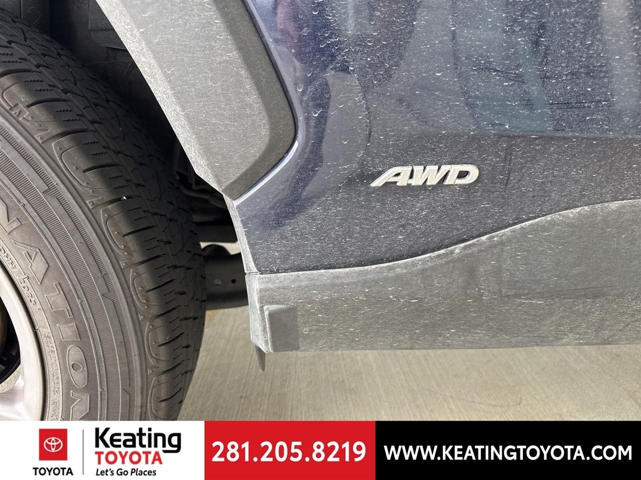 Toyota RAV4 Hybrid XLE 2025