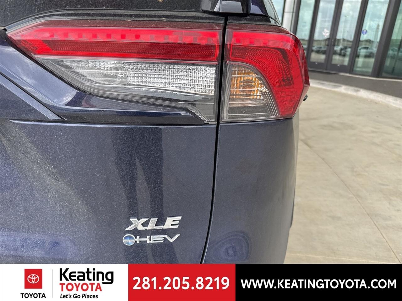 Toyota RAV4 Hybrid XLE 2025